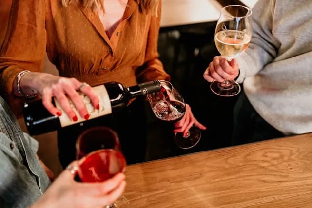 FOOD & WINE
