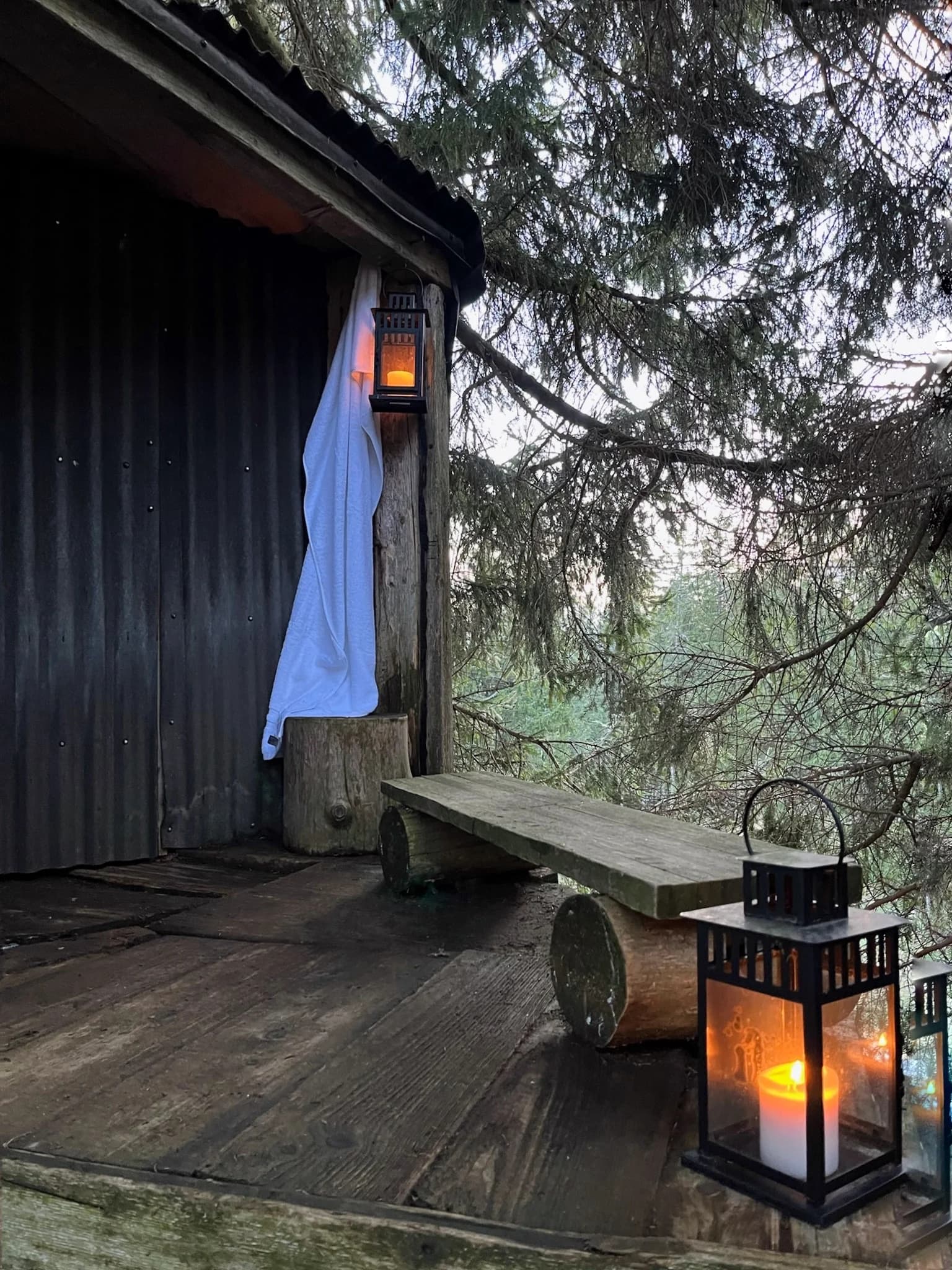 Wellness corner embedded in raw natural textures